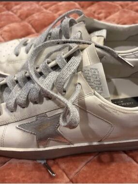 Women’s US 9 (40) authentic Golden Goose Stardan in EUC,